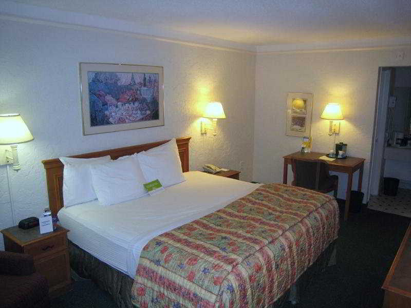 Red Roof Inn Tampa Bay - São Petersburgo Exterior foto