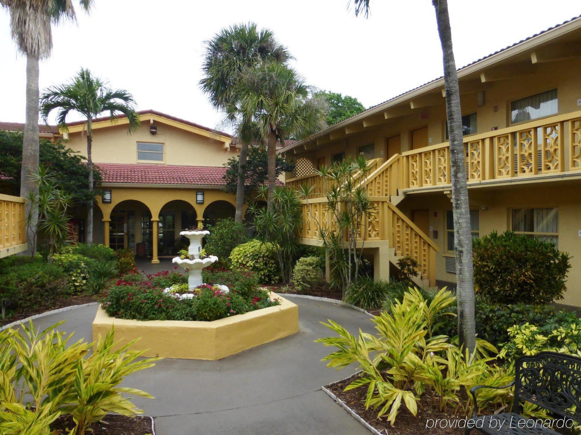 Red Roof Inn Tampa Bay - São Petersburgo Exterior foto